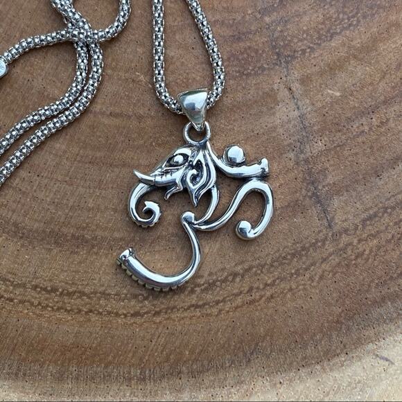 Sterling silver Om Elephant necklace - Picture 2 of 8